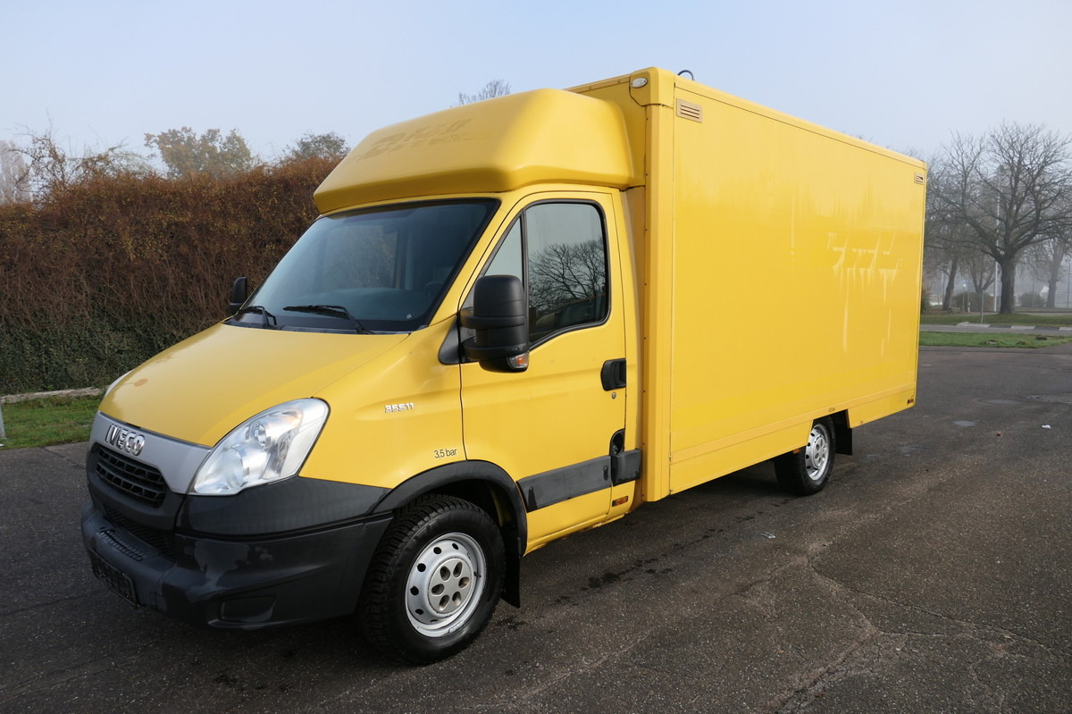 IVECO Daily 35 S11 C30C AUTOMATIK KAMERA Regale LUFT D - Furgoneta caja cerrada: foto 1 IVECO Daily 35 S11 C30C AUTOMATIK KAMERA Regale LUFT D - Furgoneta caja cerrada: foto 1