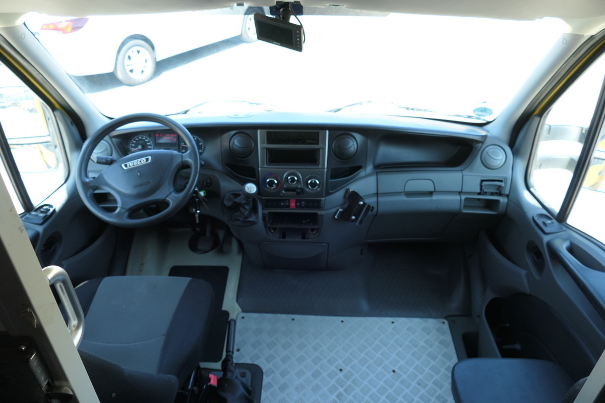 Furgoneta caja cerrada IVECO Daily 35 S11 C30C AUTOMATIK KAMERA Regale LUFT D: foto 6