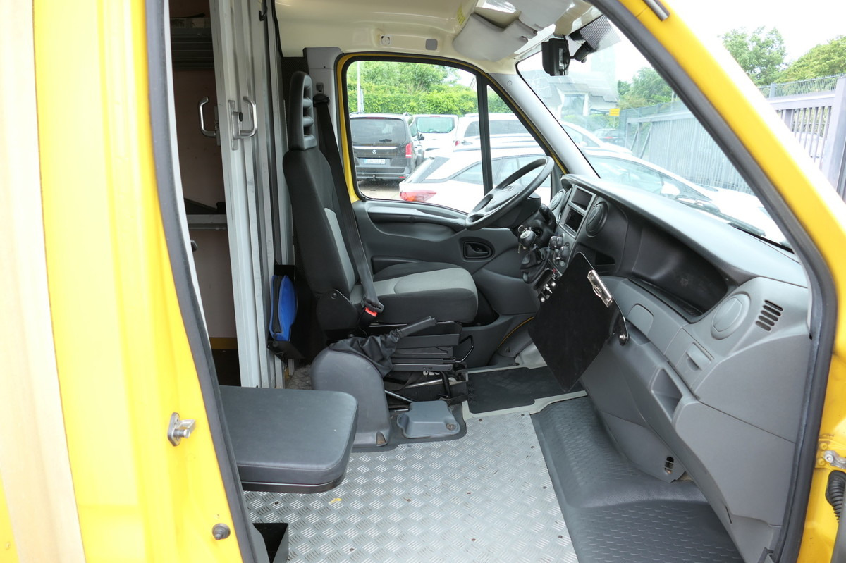 IVECO Daily 35 S11 C30C AUTOMATIK KAMERA Regale LUFT D - Furgoneta caja cerrada: foto 5 IVECO Daily 35 S11 C30C AUTOMATIK KAMERA Regale LUFT D - Furgoneta caja cerrada: foto 5