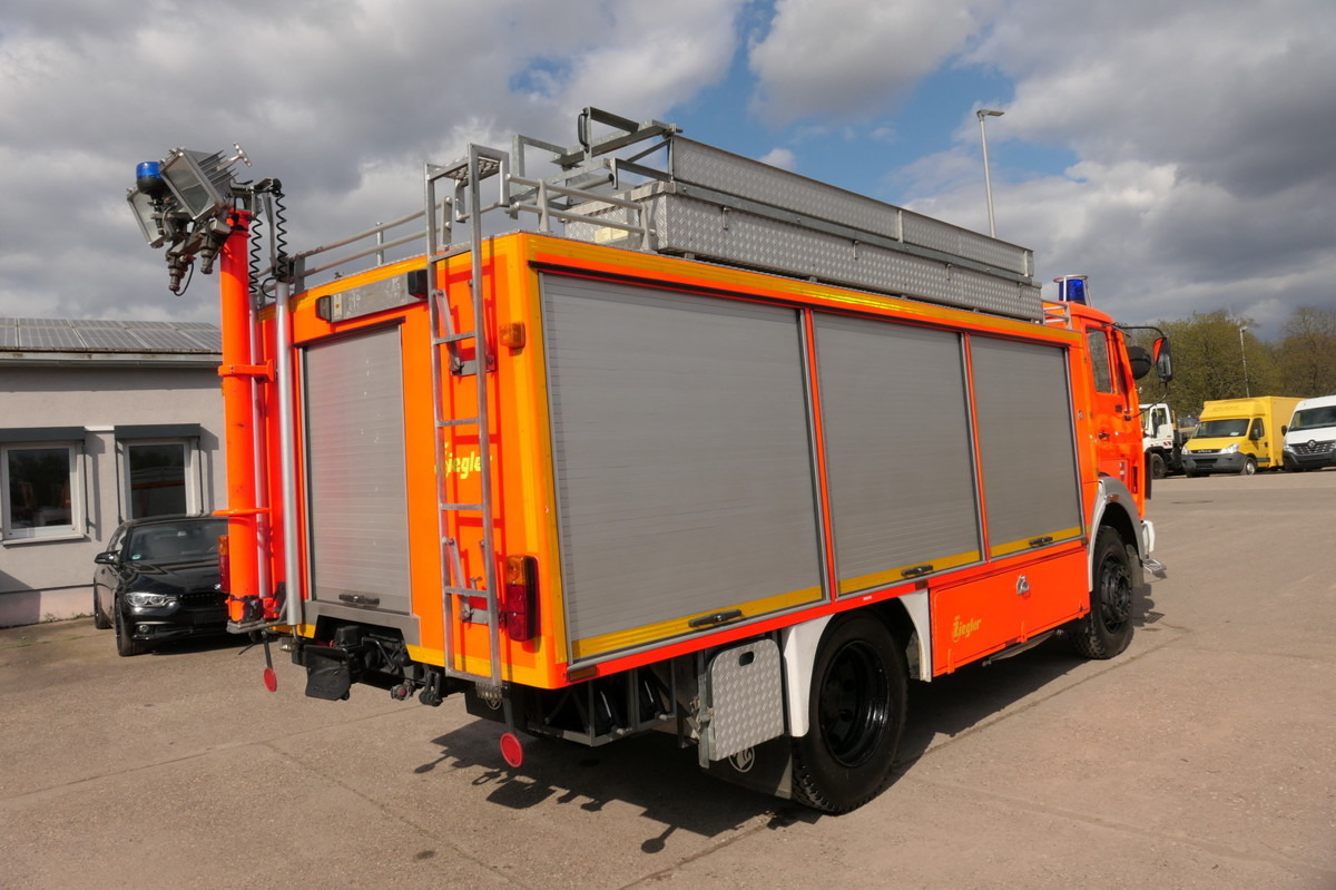 MERCEDES-BENZ 1019 AF Rüstwagen 4x4 TOP ZUSTAND - Camión de bomberos: foto 4 MERCEDES-BENZ 1019 AF Rüstwagen 4x4 TOP ZUSTAND - Camión de bomberos: foto 4