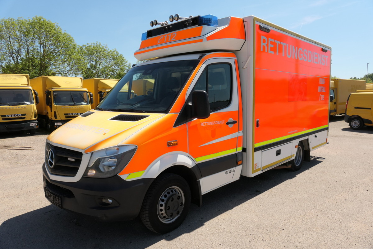 MERCEDES-BENZ Sprinter 519 CDI Klima Krankenwagen - Ambulancia: foto 1 MERCEDES-BENZ Sprinter 519 CDI Klima Krankenwagen - Ambulancia: foto 1
