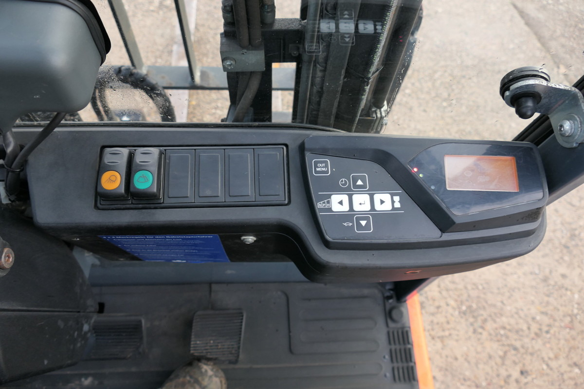 Carretilla elevadora eléctrica TOYOTA 7FBEST 15 Elektro 3-Rad: foto 9 Carretilla elevadora eléctrica TOYOTA 7FBEST 15 Elektro 3-Rad: foto 9