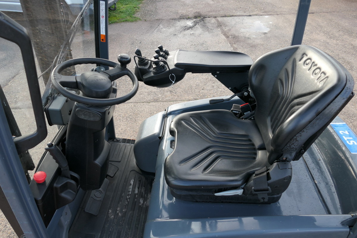 Carretilla elevadora eléctrica TOYOTA 7FBEST 15 Elektro 3-Rad: foto 6 Carretilla elevadora eléctrica TOYOTA 7FBEST 15 Elektro 3-Rad: foto 6