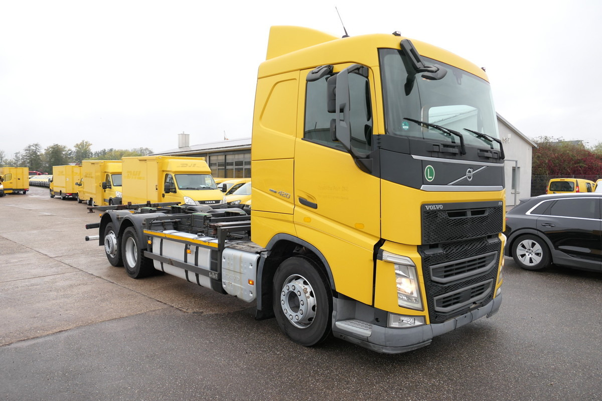 VOLVO FH 26.420 6x2 BDF - Camión portacontenedore/ Intercambiable: foto 3 VOLVO FH 26.420 6x2 BDF - Camión portacontenedore/ Intercambiable: foto 3