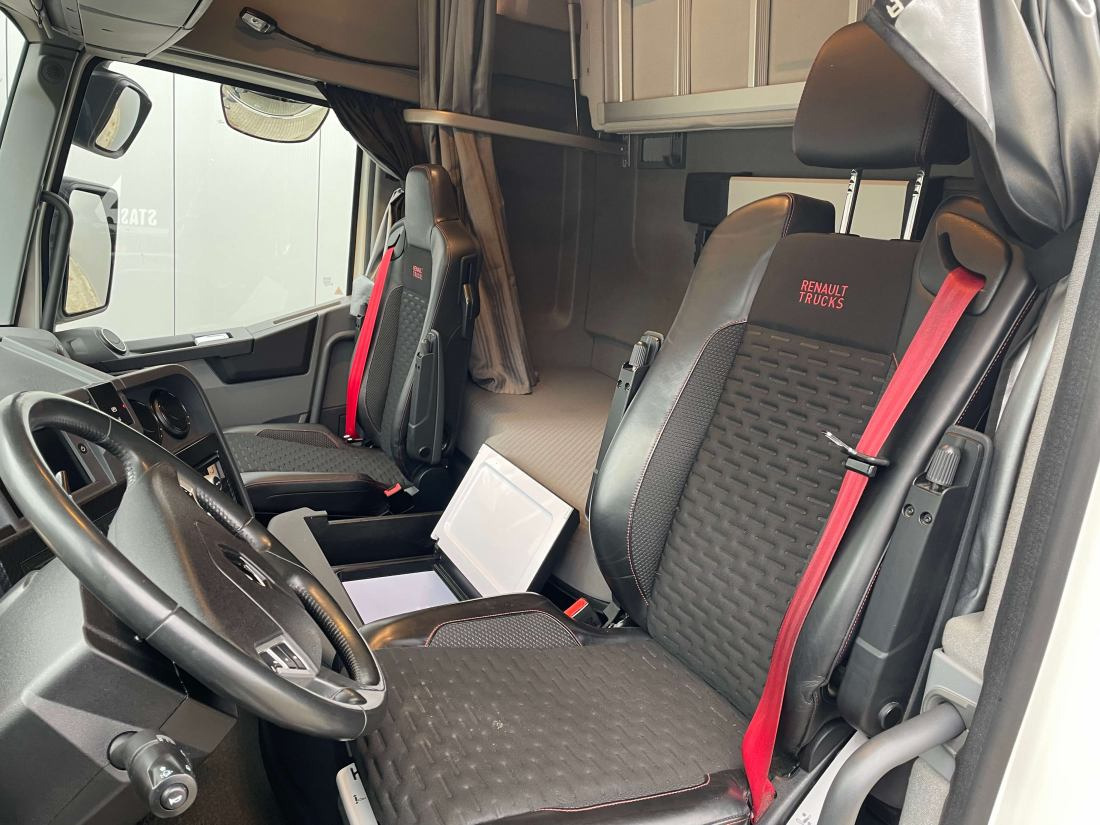 Renault T HIGH 520 4x2 new tacho - Parking Airco - Cabeza tractora: foto 3 Renault T HIGH 520 4x2 new tacho - Parking Airco - Cabeza tractora: foto 3