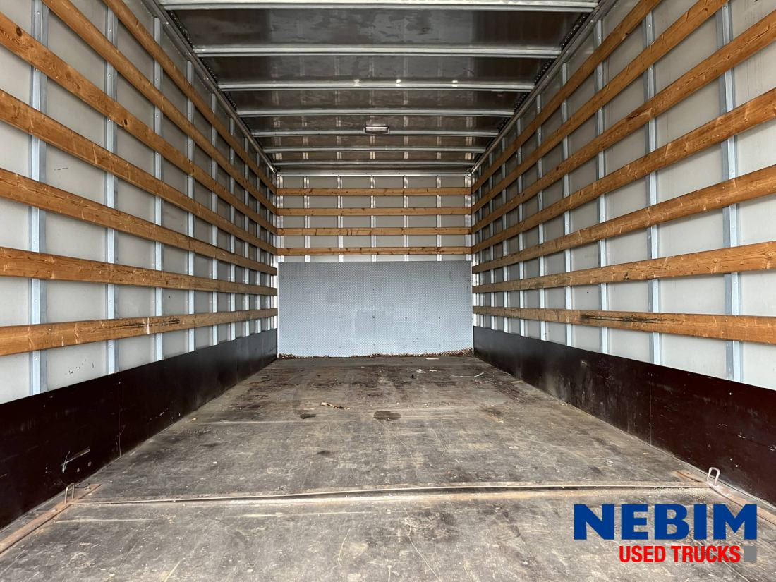 Camión caja cerrada Scania P270 343.938km - 3 front seats: foto 10