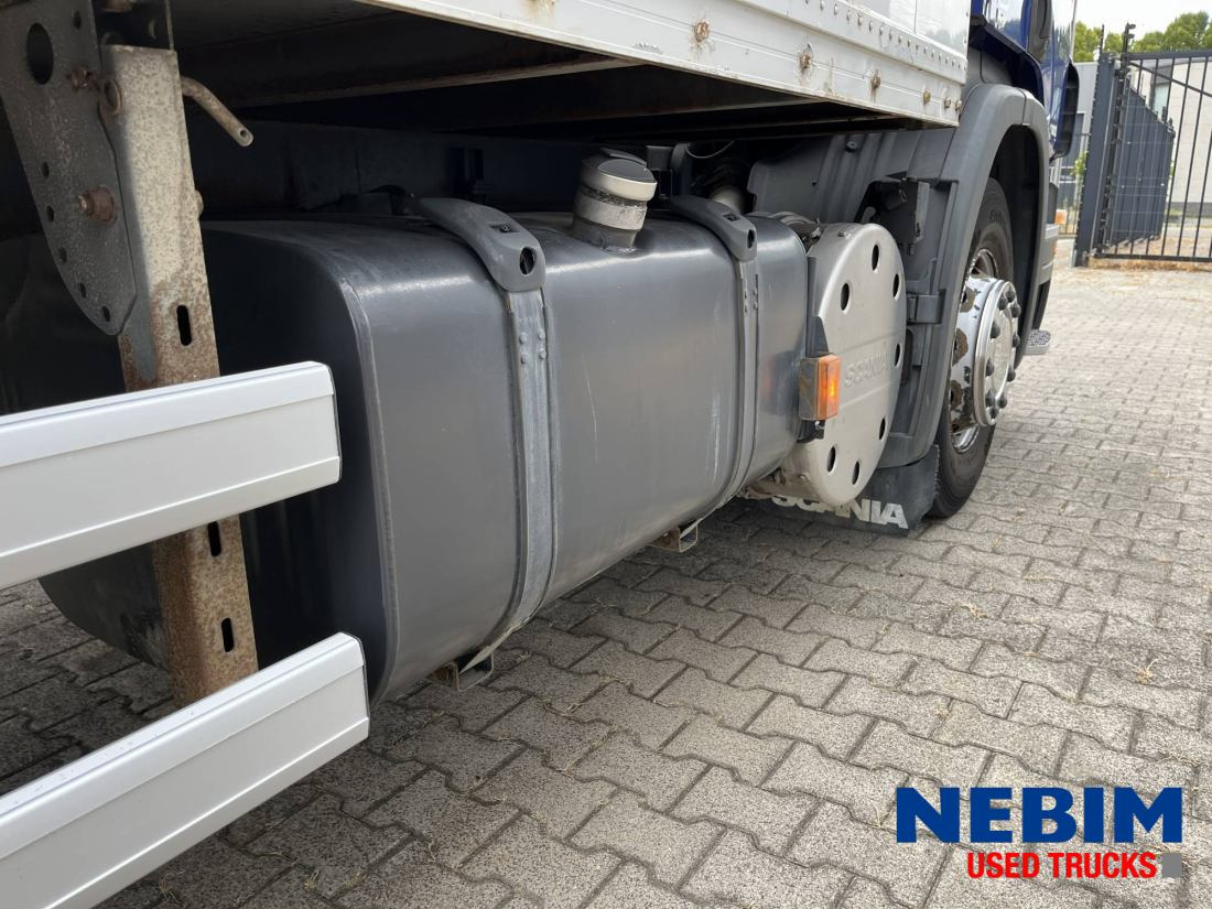 Camión caja cerrada Scania P270 343.938km - 3 front seats: foto 19