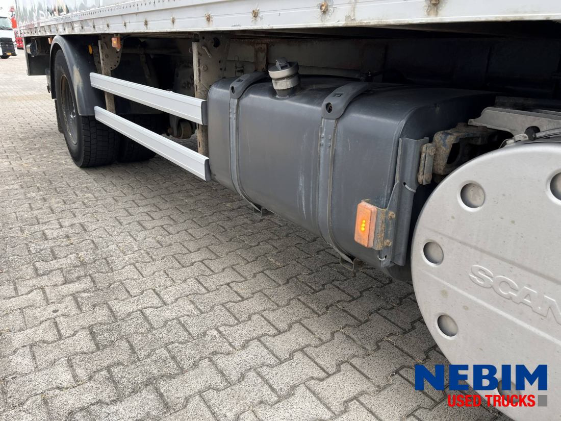 Camión caja cerrada Scania P270 343.938km - 3 front seats: foto 20
