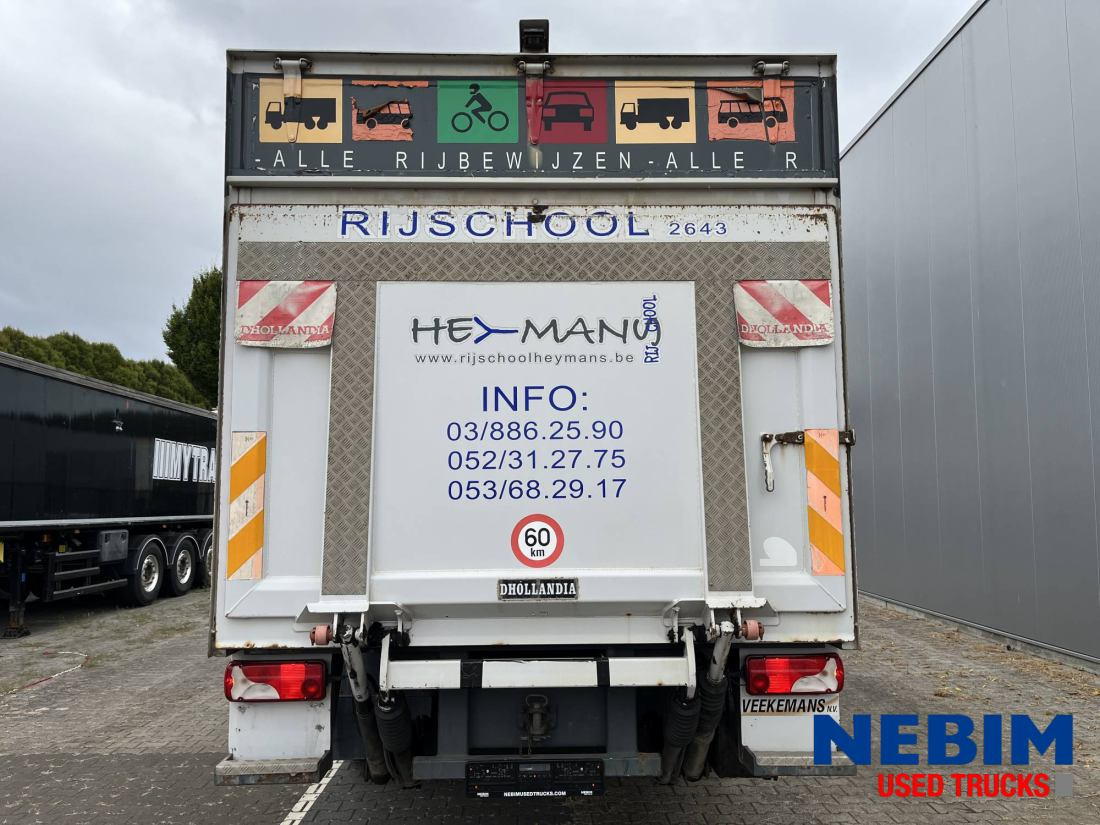 Camión caja cerrada Scania P270 343.938km - 3 front seats: foto 15