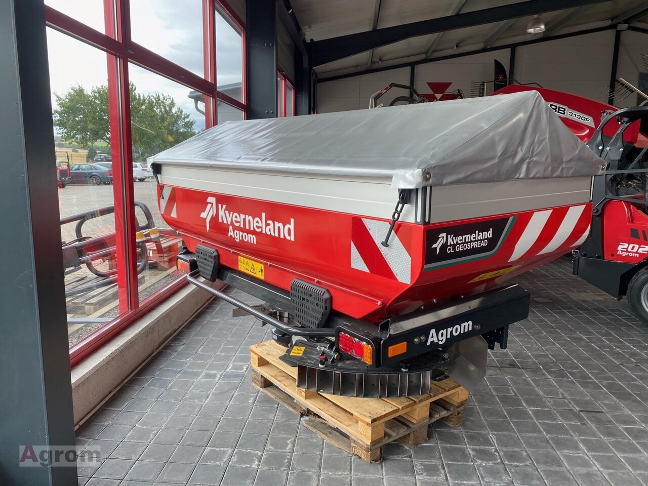 Kverneland Exacta-CL GEOSPREAD 1300 G2 - Esparcidor de fertilizantes: foto 1 Kverneland Exacta-CL GEOSPREAD 1300 G2 - Esparcidor de fertilizantes: foto 1