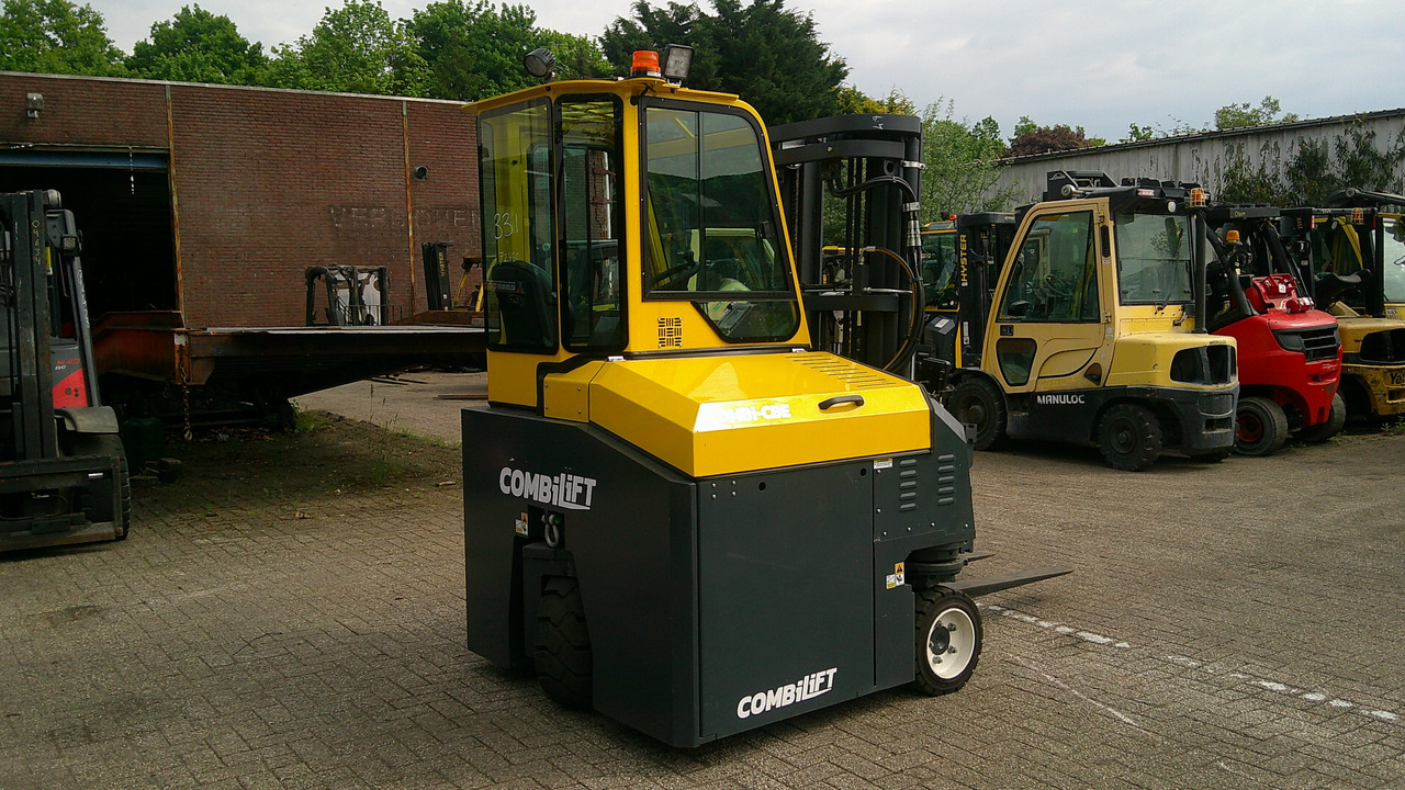 COMBILIFT CBE2500 CABIN - Carretilla de carga lateral: foto 1 COMBILIFT CBE2500 CABIN - Carretilla de carga lateral: foto 1