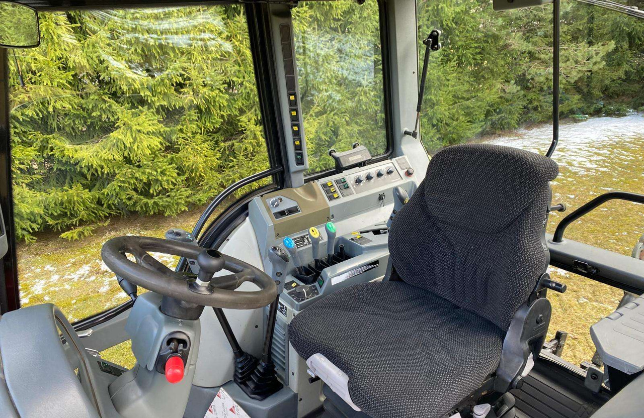 Valtra T160 - Tractor: foto 4 Valtra T160 - Tractor: foto 4