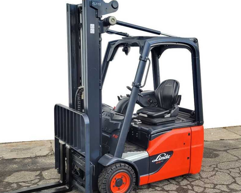 Linde E 15-02/386 (2500 ore) - Carretilla elevadora eléctrica: foto 1 Linde E 15-02/386 (2500 ore) - Carretilla elevadora eléctrica: foto 1