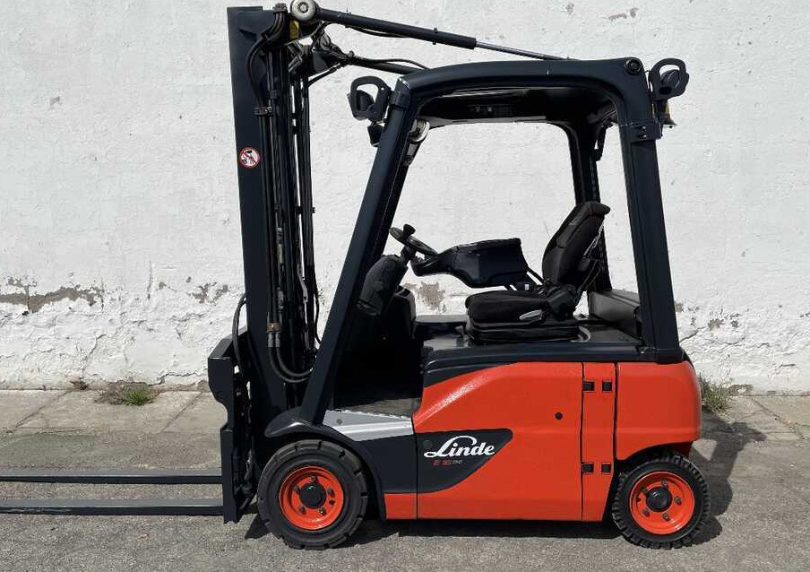 Linde E 16 P-02 - Carretilla elevadora eléctrica: foto 4 Linde E 16 P-02 - Carretilla elevadora eléctrica: foto 4