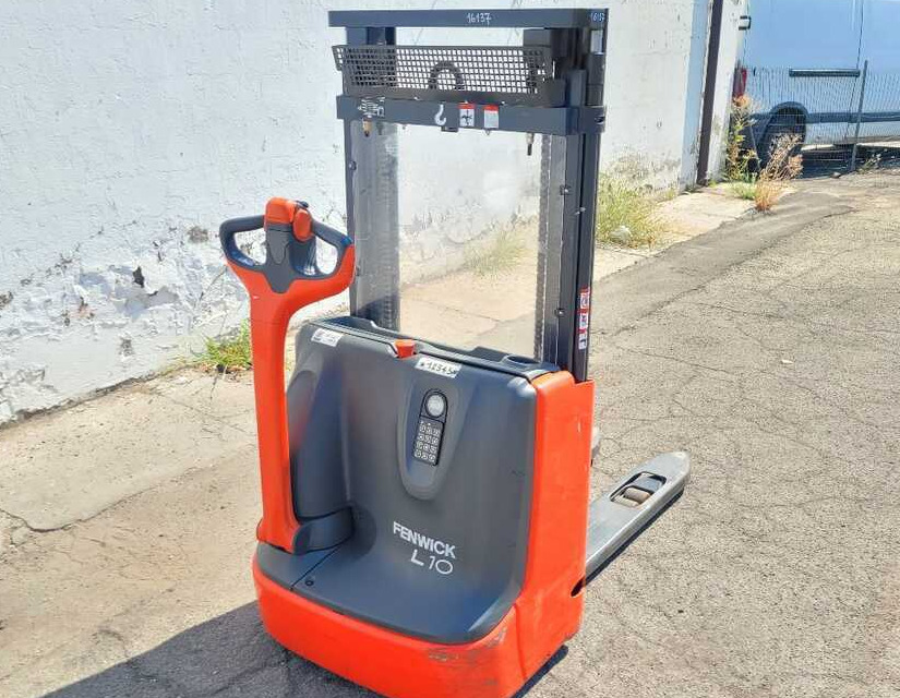 Linde L 10 (600 ore lavoro) - Apilador: foto 1 Linde L 10 (600 ore lavoro) - Apilador: foto 1
