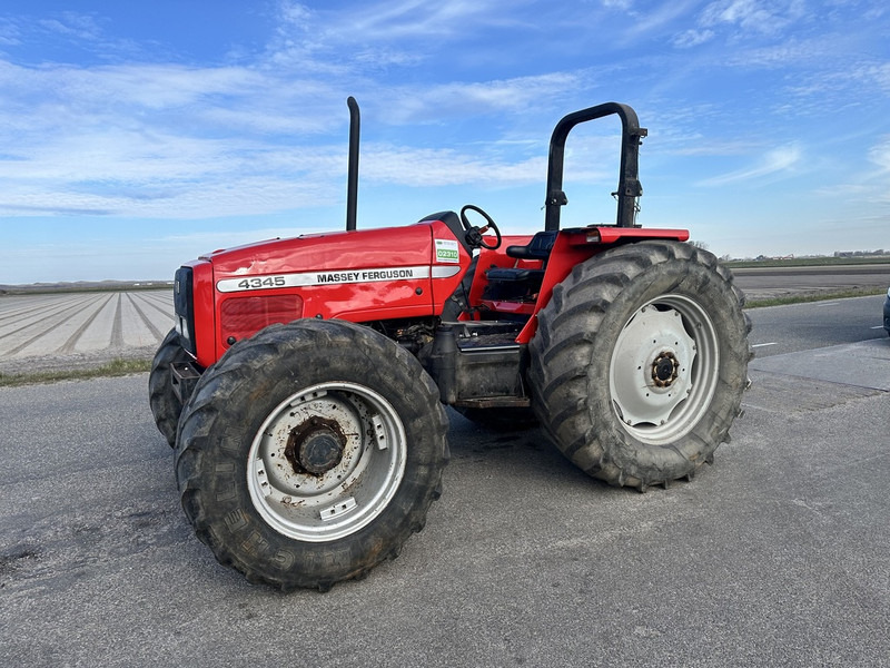 Massey Ferguson 4345 - Tractor: foto 1 Massey Ferguson 4345 - Tractor: foto 1