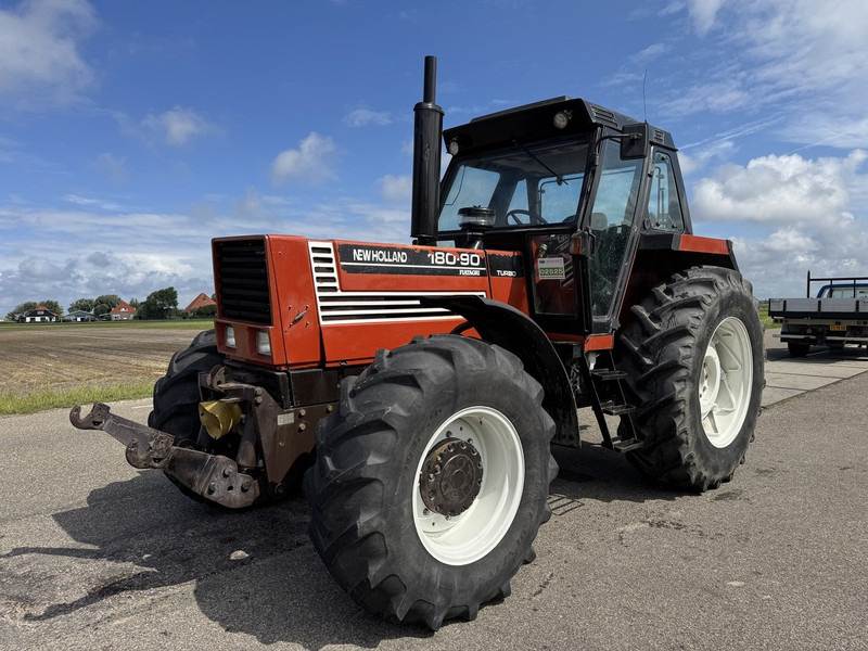 New Holland 180-90DT - Tractor: foto 1 New Holland 180-90DT - Tractor: foto 1