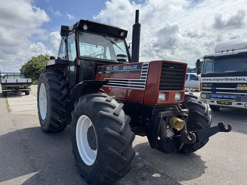 New Holland 180-90DT - Tractor: foto 3 New Holland 180-90DT - Tractor: foto 3