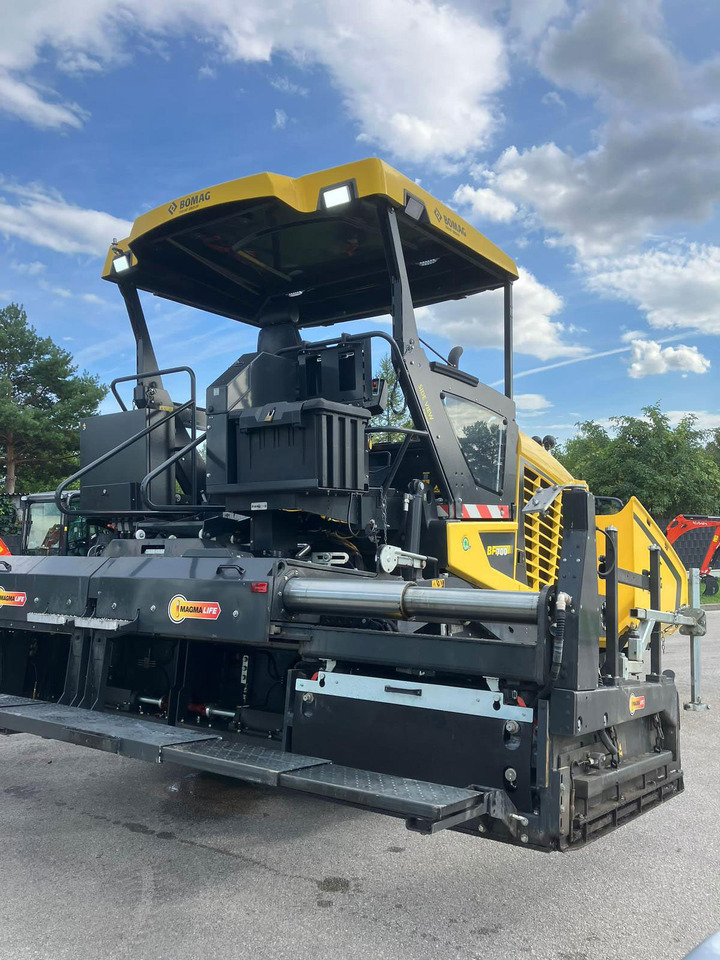 Bomag BF700 C-3 - Pavimentadora de asfalto: foto 4 Bomag BF700 C-3 - Pavimentadora de asfalto: foto 4