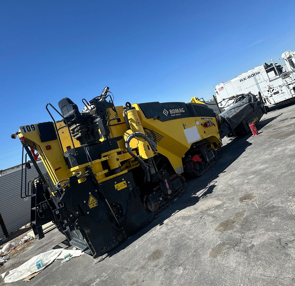 Bomag BM 1300/35 - Fresadora en frío: foto 1 Bomag BM 1300/35 - Fresadora en frío: foto 1