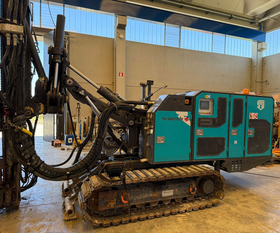 Casagrande C4 XP-2 - Martillo de hinca de pilotes: foto 1 Casagrande C4 XP-2 - Martillo de hinca de pilotes: foto 1