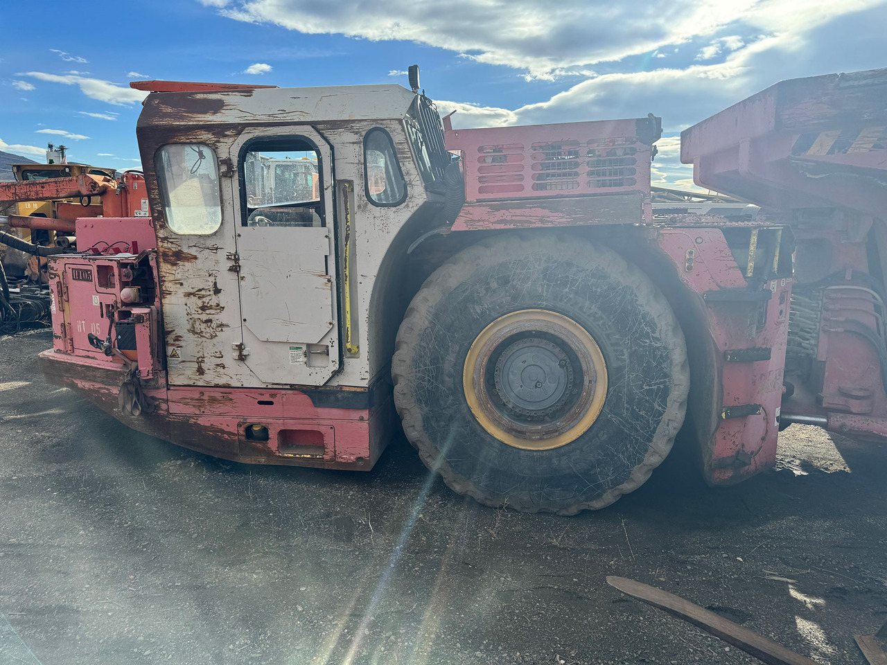 Sandvik TH430 - Maquinaria para minería: foto 3 Sandvik TH430 - Maquinaria para minería: foto 3