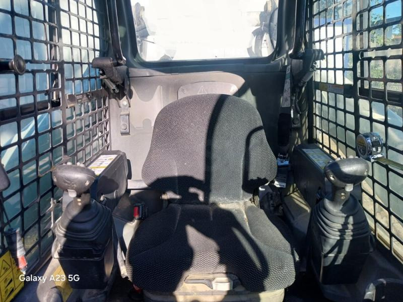 BOBCAT T870 T870 - Minicargadora de cadenas: foto 3 BOBCAT T870 T870 - Minicargadora de cadenas: foto 3