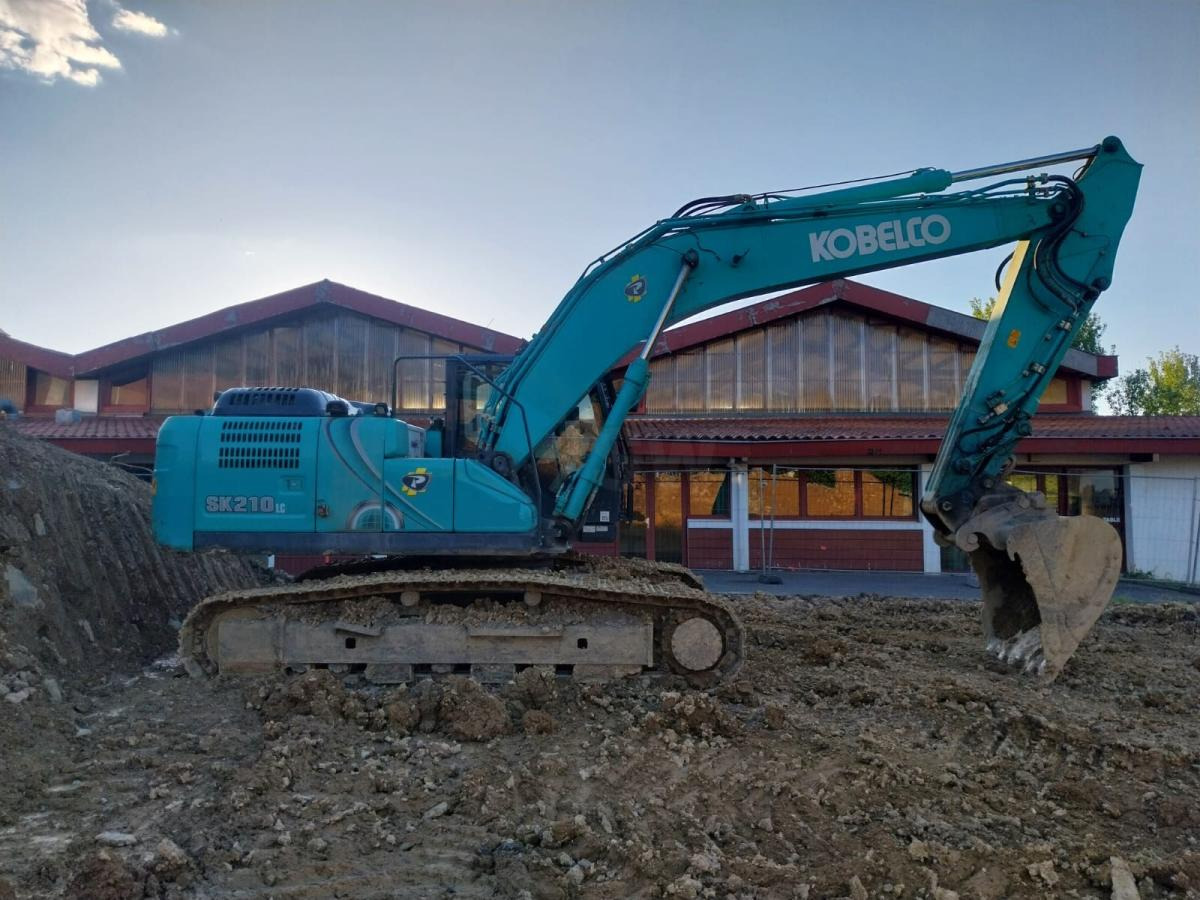 KOBELCO SK210 - Excavadora de cadenas: foto 2 KOBELCO SK210 - Excavadora de cadenas: foto 2