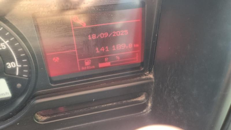 Camión volquete RENAULT C320: foto 8