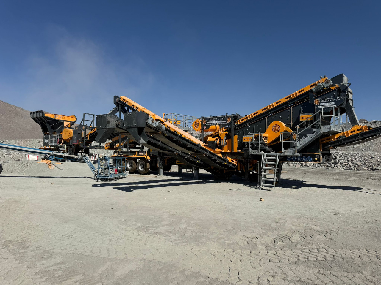 Trituradora móvil nuevo FABO Mobile crusher: foto 7 Trituradora móvil nuevo FABO Mobile crusher: foto 7