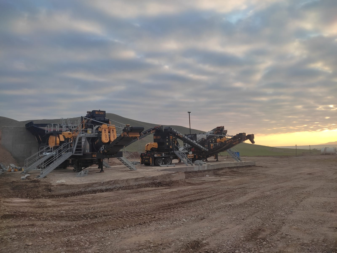 Trituradora móvil nuevo FABO Mobile crusher: foto 17 Trituradora móvil nuevo FABO Mobile crusher: foto 17