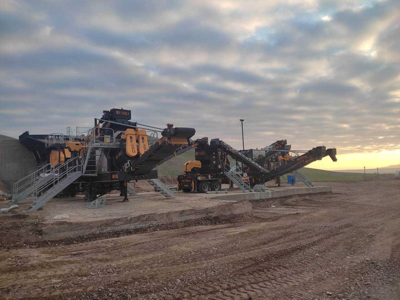 Trituradora móvil nuevo FABO Mobile crusher: foto 16 Trituradora móvil nuevo FABO Mobile crusher: foto 16