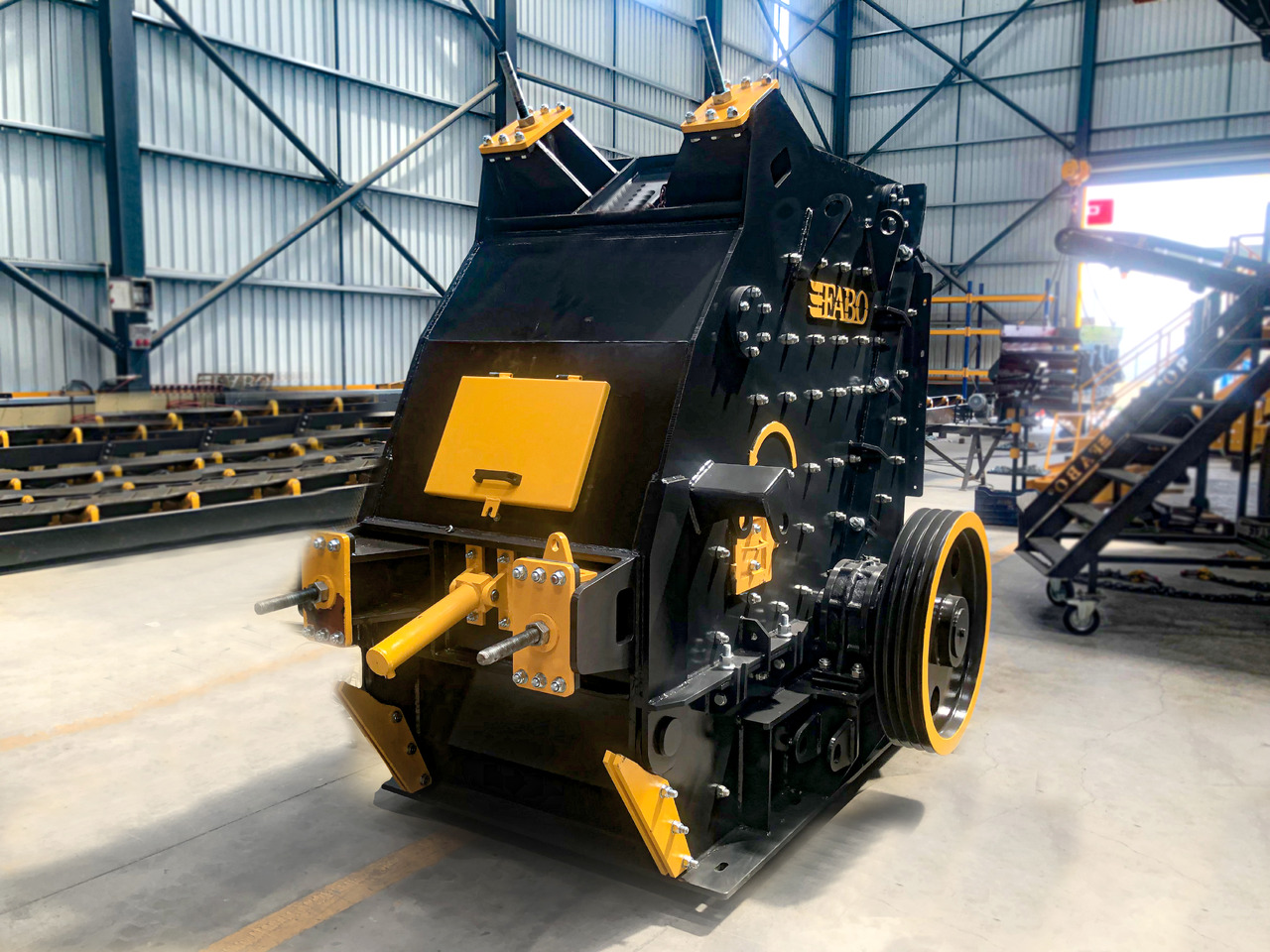 FABO impact crusher - Trituradora de impacto: foto 2 FABO impact crusher - Trituradora de impacto: foto 2