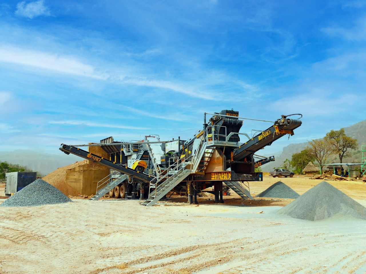 FABO mobile jaw crusher - Trituradora de mandíbula: foto 1 FABO mobile jaw crusher - Trituradora de mandíbula: foto 1