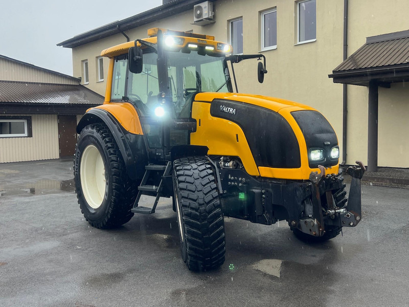Valtra M150-4 - Tractor: foto 3 Valtra M150-4 - Tractor: foto 3
