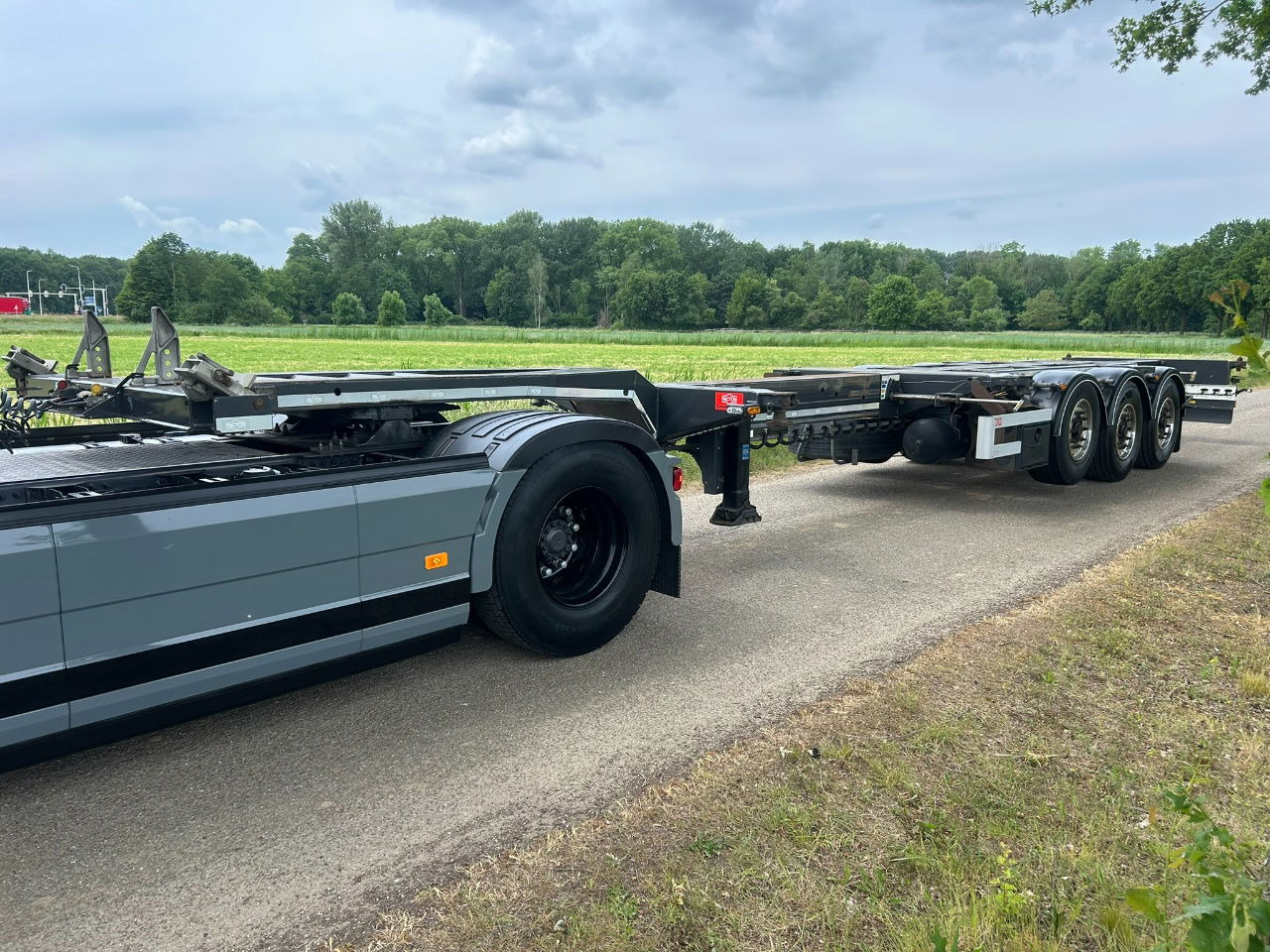 Pacton ET3 / Bpw Disc / Lifting axle / 2x20/30/40/45 ft hc / Tyres 80 / Tuf 3-20 - Semirremolque portacontenedore/ Intercambiable: foto 5 Pacton ET3 / Bpw Disc / Lifting axle / 2x20/30/40/45 ft hc / Tyres 80 / Tuf 3-20 - Semirremolque portacontenedore/ Intercambiable: foto 5
