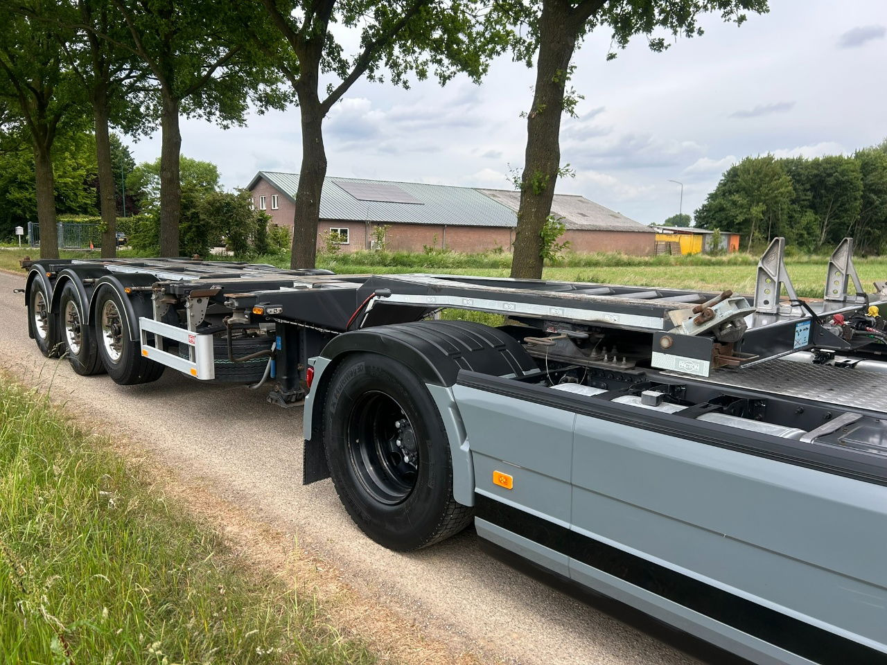 Pacton ET3 / Bpw Disc / Lifting axle / 2x20/30/40/45 ft hc / Tyres 80 / Tuf 3-20 - Semirremolque portacontenedore/ Intercambiable: foto 2 Pacton ET3 / Bpw Disc / Lifting axle / 2x20/30/40/45 ft hc / Tyres 80 / Tuf 3-20 - Semirremolque portacontenedore/ Intercambiable: foto 2