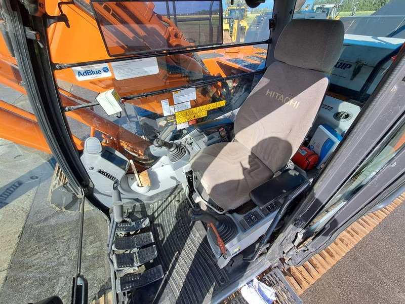 Excavadora de cadenas Hitachi ZX 300 LC-6: foto 20