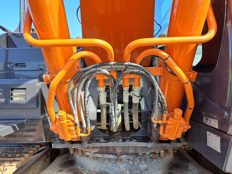 Excavadora de cadenas Hitachi ZX 300 LC-6: foto 9