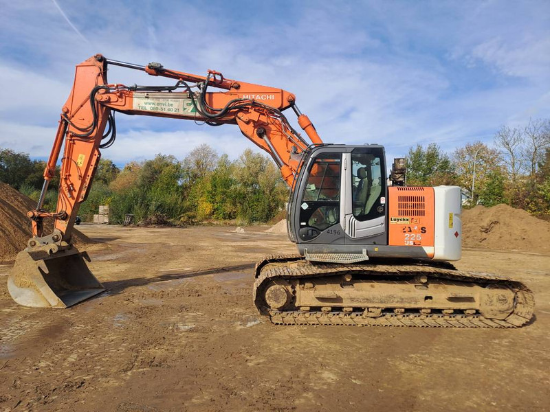 Hitachi ZX225USLC-3 - Excavadora de cadenas: foto 1 Hitachi ZX225USLC-3 - Excavadora de cadenas: foto 1