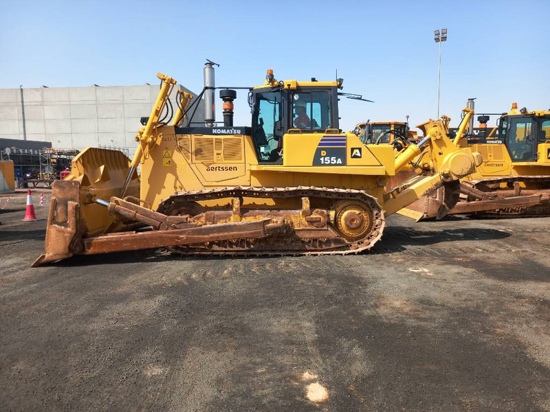 Komatsu D155A-6R (4 Pcs available in Abu Dhabi) - Bulldozer: foto 1 Komatsu D155A-6R (4 Pcs available in Abu Dhabi) - Bulldozer: foto 1