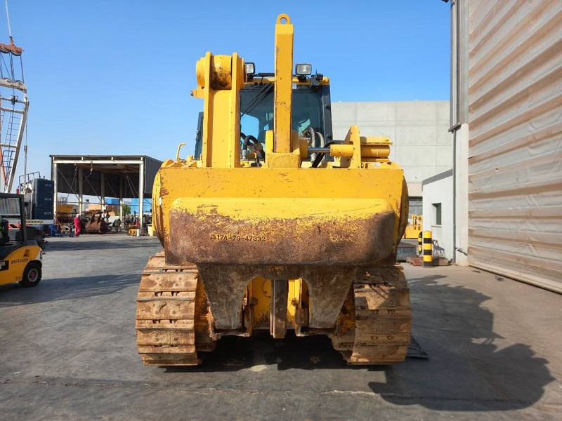 Bulldozer Komatsu D155A-6R (4 pcs available in Abu Dhabi): foto 20 Bulldozer Komatsu D155A-6R (4 pcs available in Abu Dhabi): foto 20