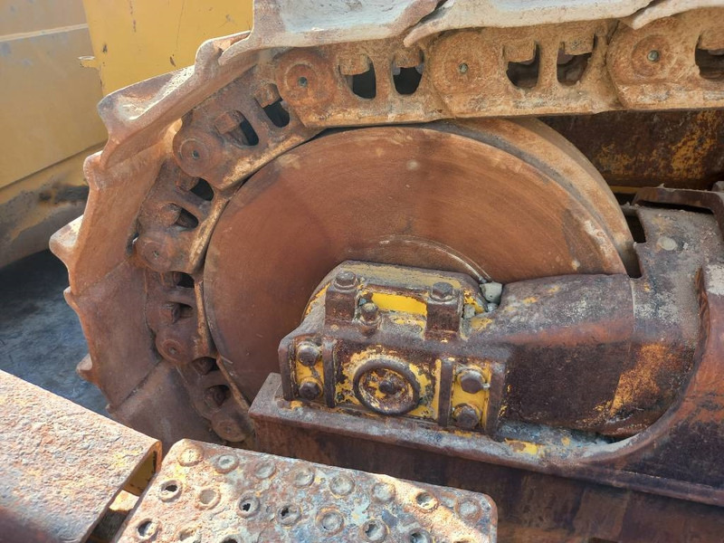 Bulldozer Komatsu D155A-6R (4 pcs available in Abu Dhabi): foto 10 Bulldozer Komatsu D155A-6R (4 pcs available in Abu Dhabi): foto 10