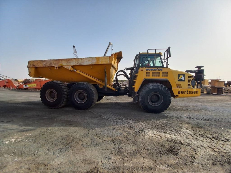 Komatsu HM400-3R (4 pcs available in Abu Dhabi) - Dúmper articulado: foto 4 Komatsu HM400-3R (4 pcs available in Abu Dhabi) - Dúmper articulado: foto 4