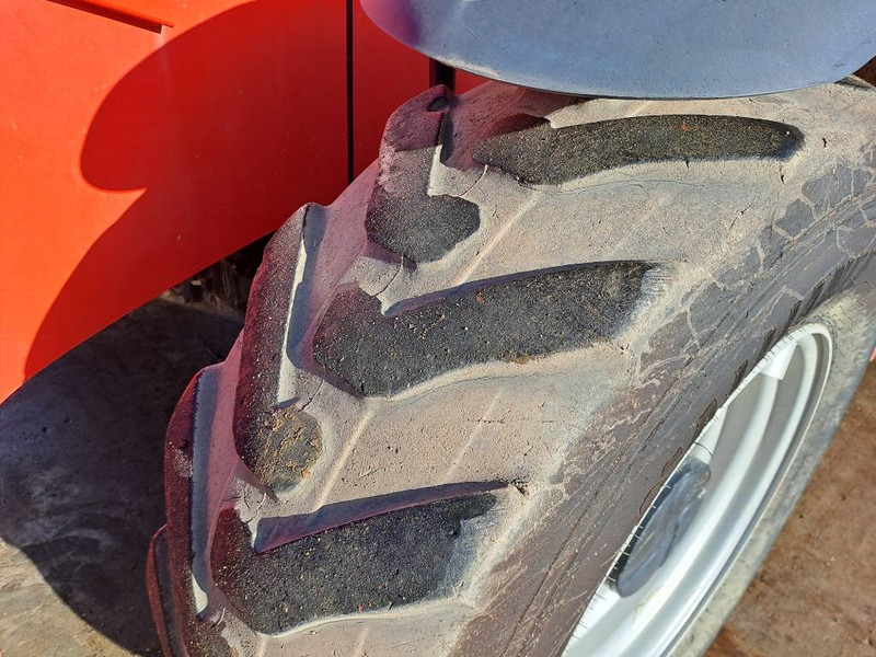 Manitou MT 1440 - Manipulador telescópico: foto 4 Manitou MT 1440 - Manipulador telescópico: foto 4