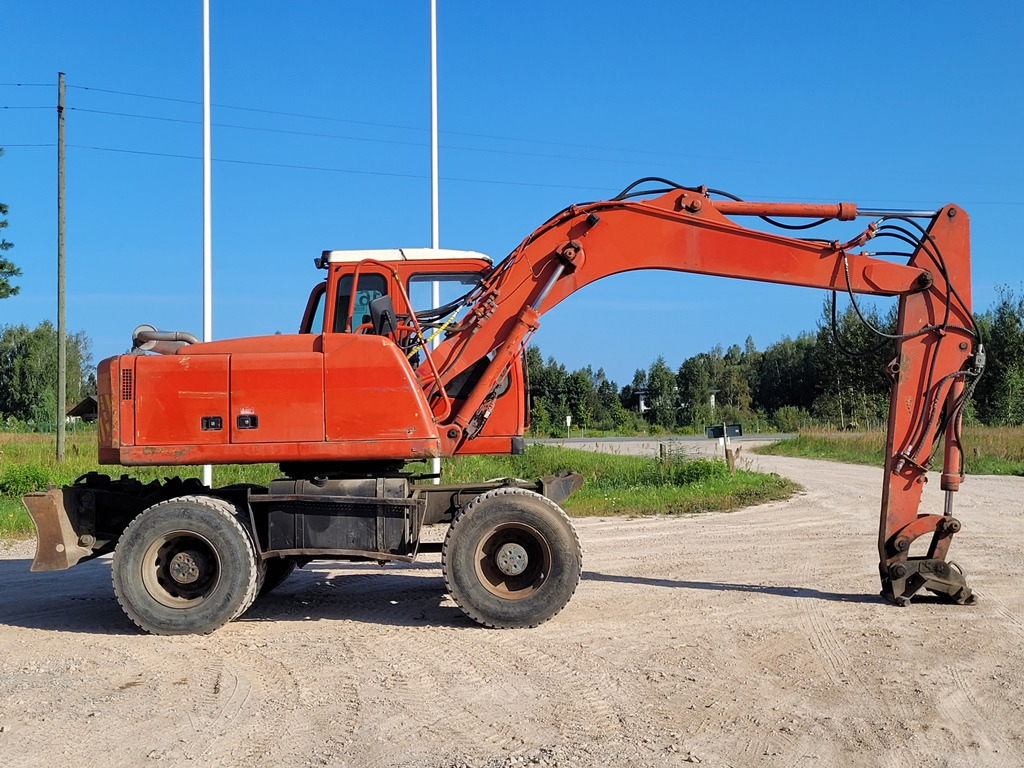 FURUKAWA W725 LS - Excavadora de ruedas: foto 4 FURUKAWA W725 LS - Excavadora de ruedas: foto 4