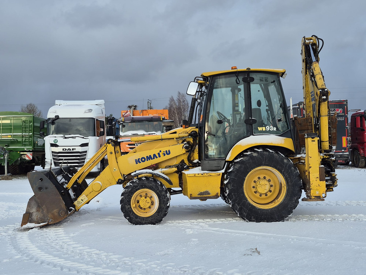 KOMATSU WB93R - Retroexcavadora: foto 1 KOMATSU WB93R - Retroexcavadora: foto 1