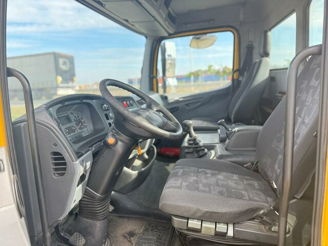 MERCEDES-BENZ Atego 1022 L Pritsche / Klima / Tachograph... - Grua de remolque autos: foto 5 MERCEDES-BENZ Atego 1022 L Pritsche / Klima / Tachograph... - Grua de remolque autos: foto 5