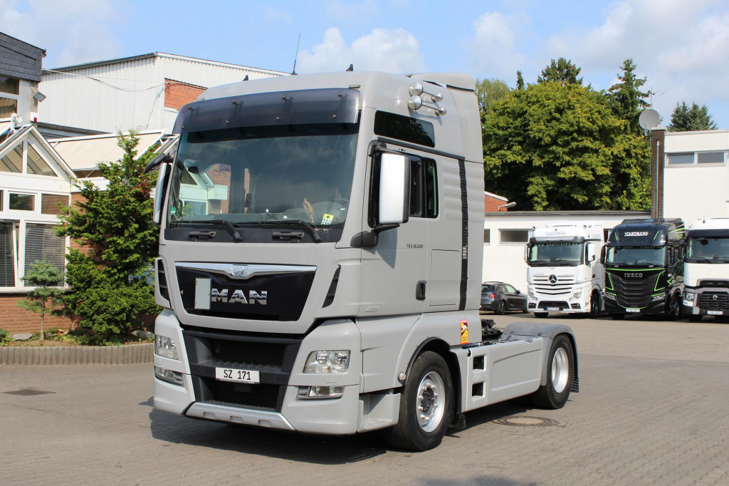 MAN TGX 18.520 XXL D38 Retarder MOTOR GERÄUSCHE - Cabeza tractora: foto 1 MAN TGX 18.520 XXL D38 Retarder MOTOR GERÄUSCHE - Cabeza tractora: foto 1