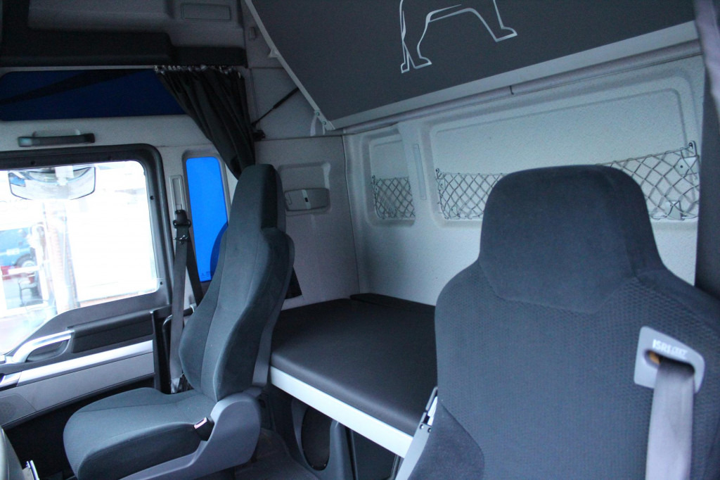 MAN TGX 480 XXL Retarder Standklima Xenon Alufelgen - Cabeza tractora: foto 4 MAN TGX 480 XXL Retarder Standklima Xenon Alufelgen - Cabeza tractora: foto 4